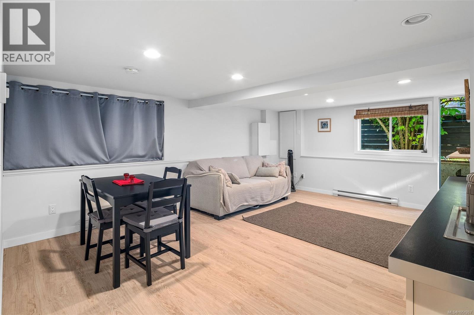 1618 Pinewood Ave - 56
