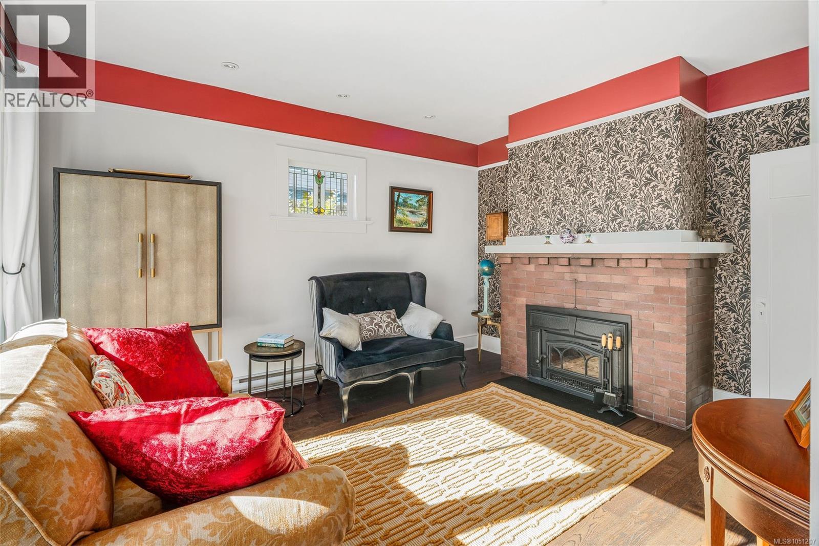  1618 Pinewood Avenue, Victoria
