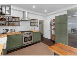 Studio - 1618 Pinewood Ave, Victoria, BC V8S1K7 Photo 11