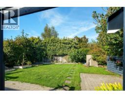 1618 Pinewood Ave, Victoria, BC V8S1K7 Photo 30