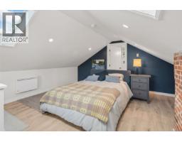 1618 Pinewood Ave, Victoria, BC V8S1K7 Photo 35