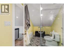 1618 Pinewood Ave, Victoria, BC V8S1K7 Photo 38