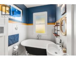 1618 Pinewood Ave, Victoria, BC V8S1K7 Photo 42