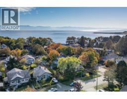 1618 Pinewood Ave, Victoria, BC V8S1K7 Photo 67