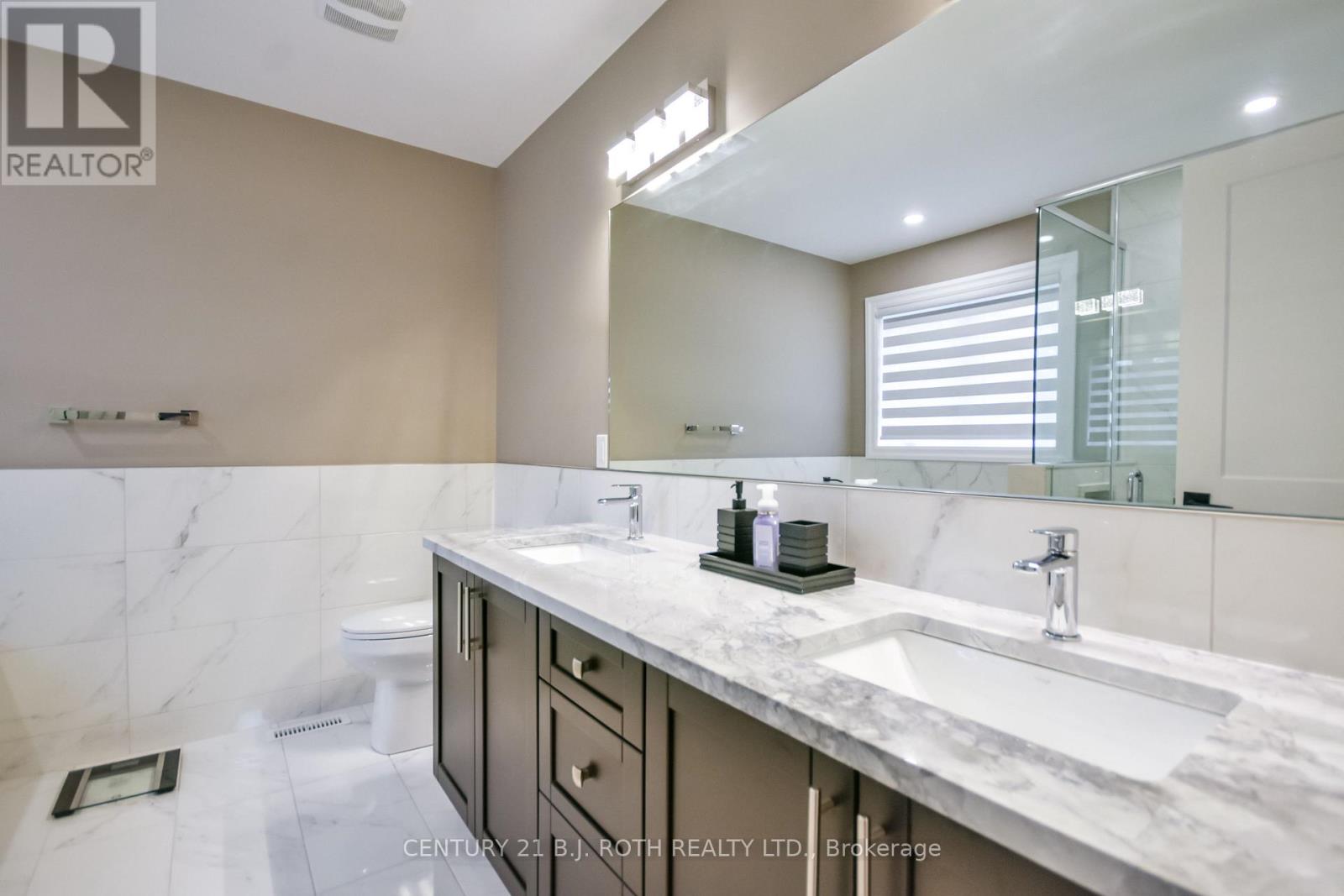 41 AUBURN COURT - 36