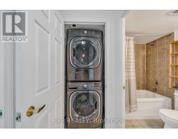 709 - 5 Michael Power Place, Toronto, ON M9A0A3 Photo 9