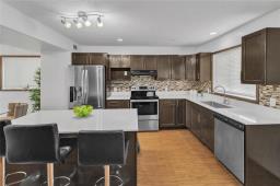 307 Brookfield Crescent, Winnipeg, MB R3Y1N3 Photo 10