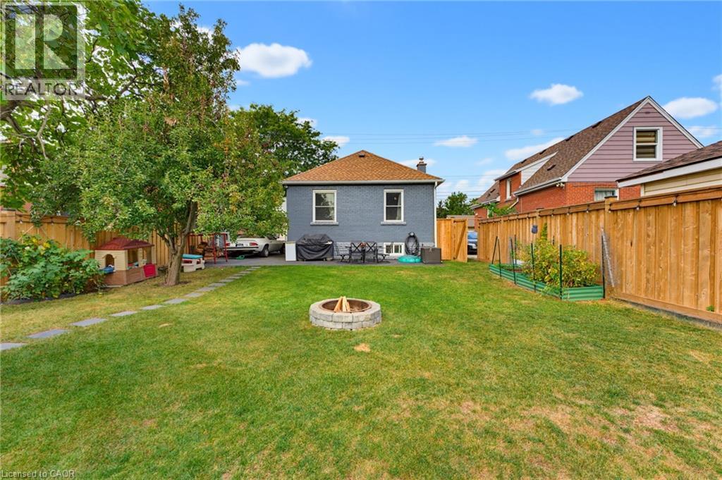 551 UPPER SHERMAN Avenue - 25