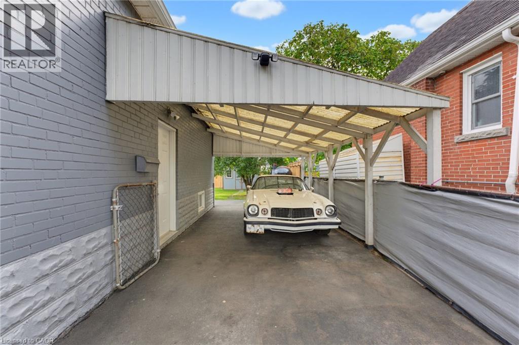 551 UPPER SHERMAN Avenue - 4