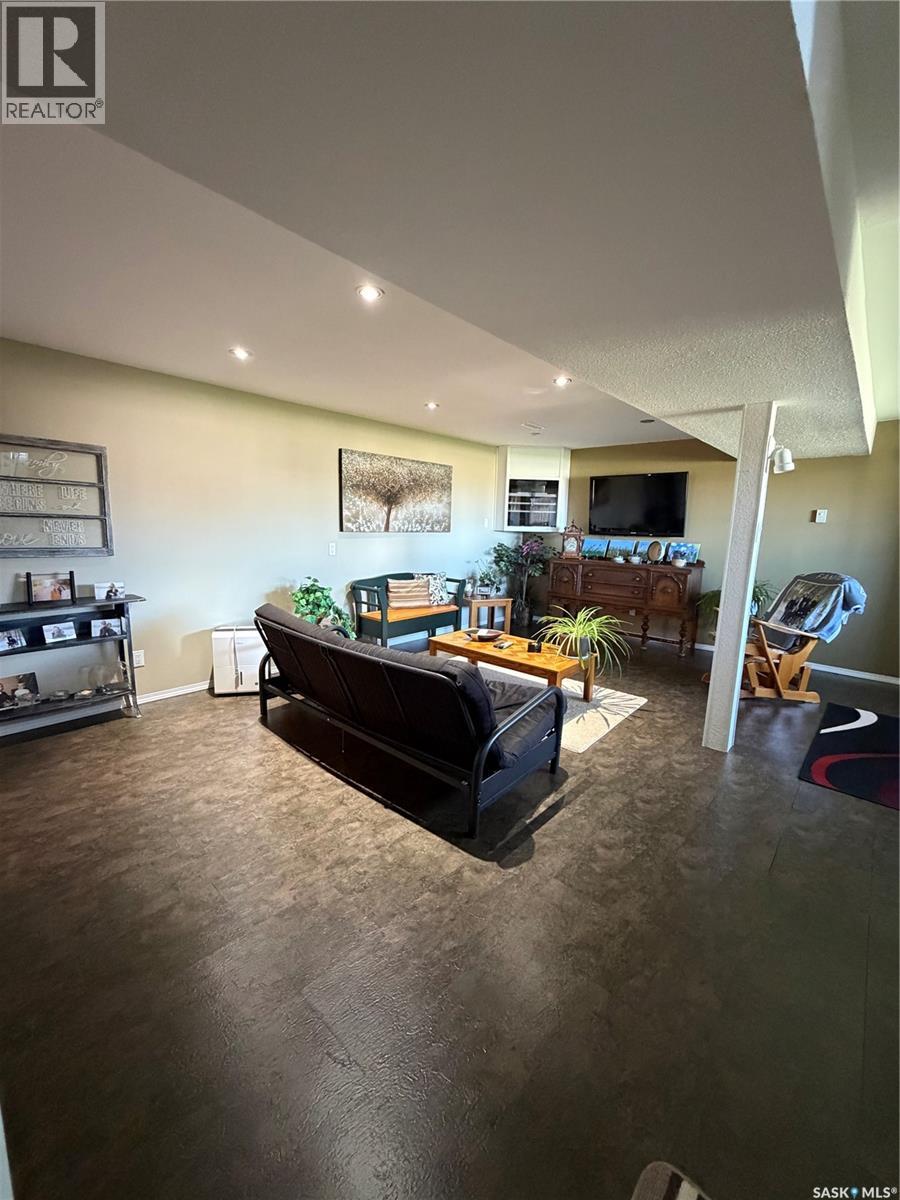518 Hamjea STREET, Hudson Bay — photo 24