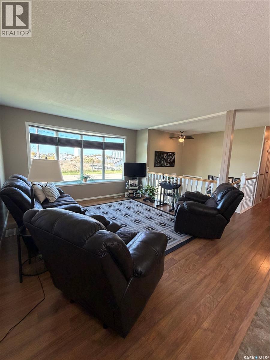 518 Hamjea STREET, Hudson Bay — photo 8