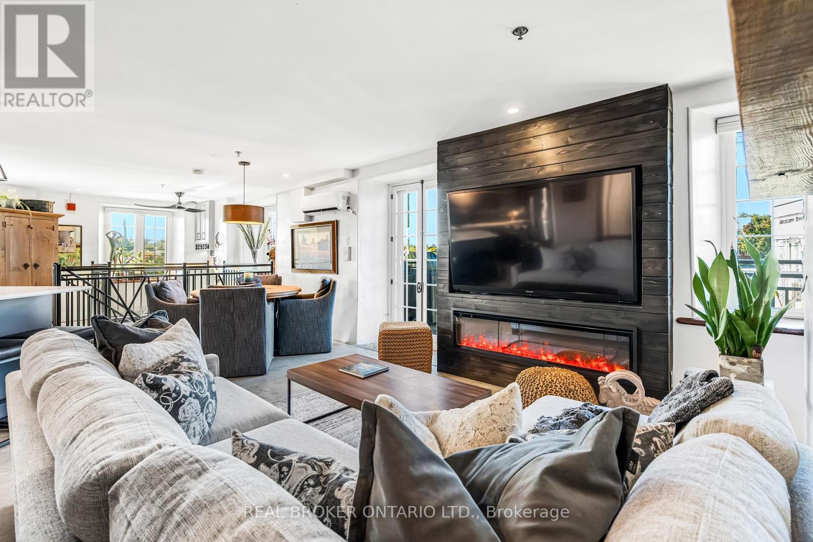 #203 7 MILL STREET - Image 19