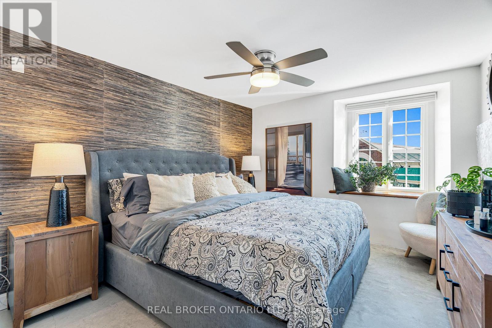 #203 7 MILL STREET - Image 24