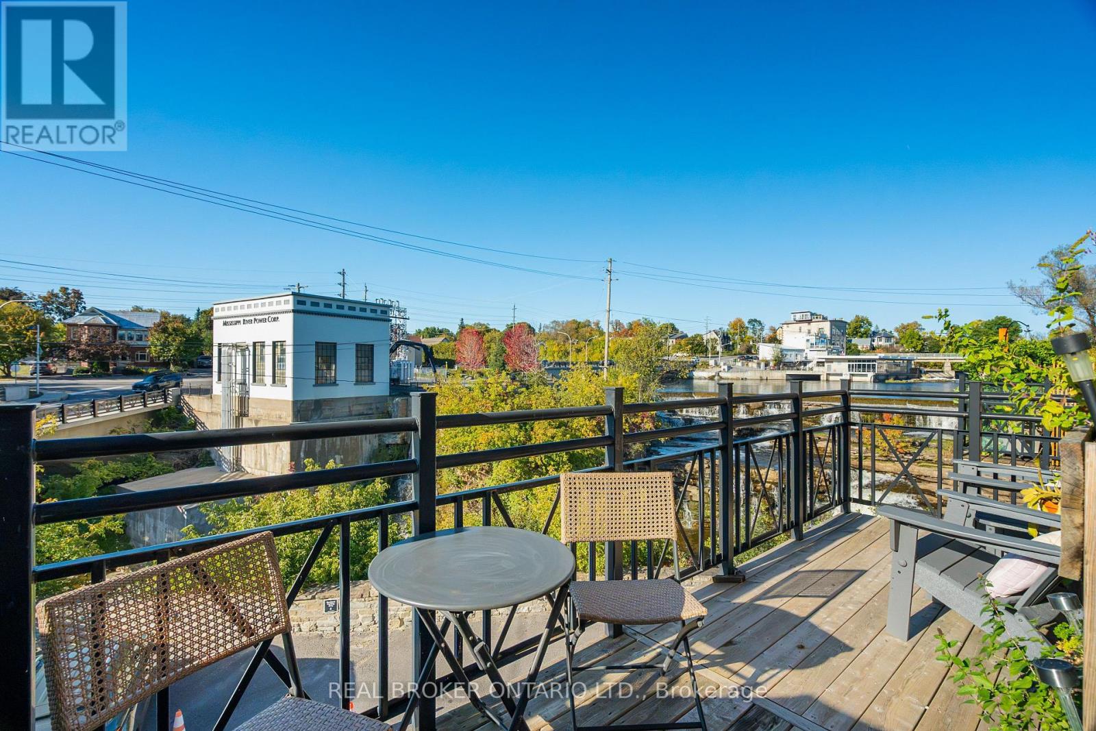 #203 7 MILL STREET - Image 39
