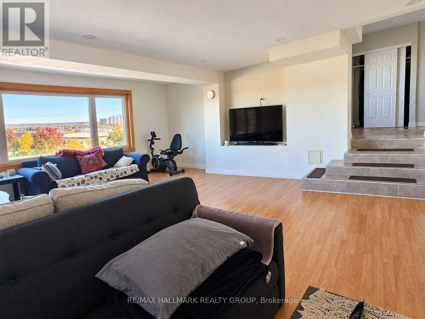 3674 ST. JOSEPH BOULEVARD - 5