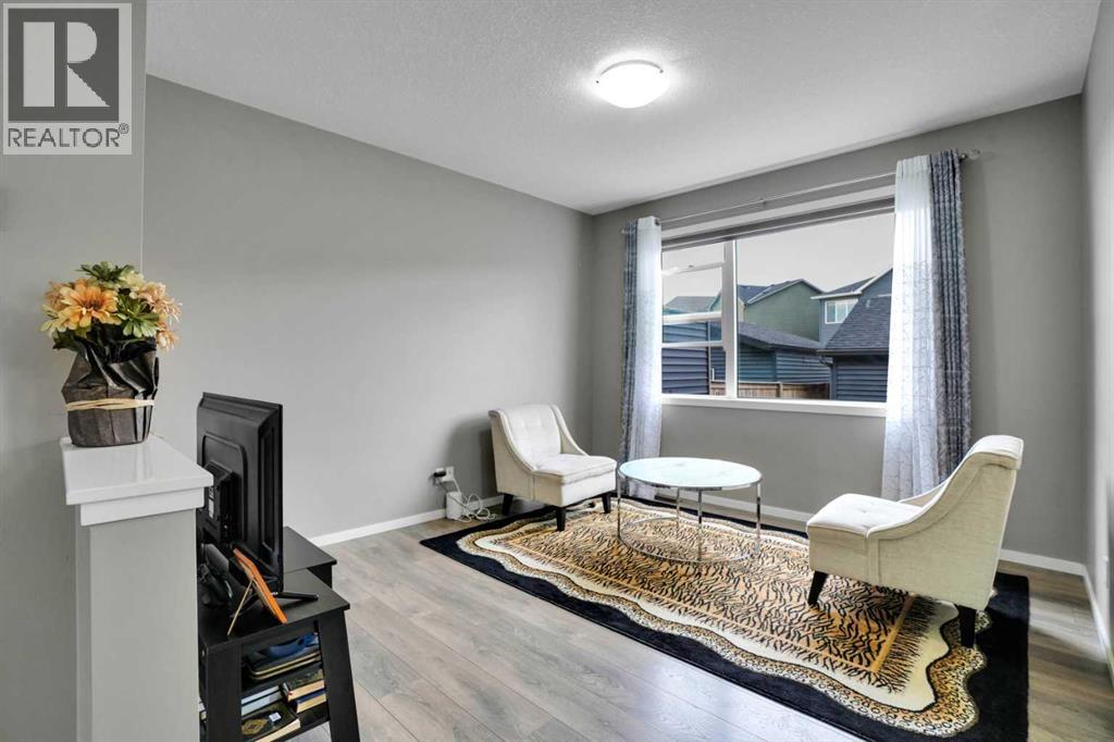 9039 52 Street NE - 18