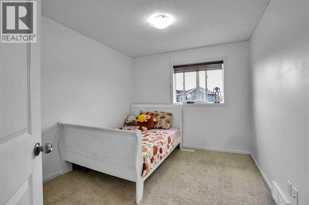 9039 52 Street NE - 27