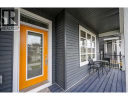 9039 52 Street NE - photo 4