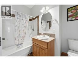 104 Ackerman Crescent, Red Deer, AB T4R3B3 Photo 18
