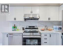 25 Waterton Crescent, Richmond Hill, ON L4B4L7 Photo 12