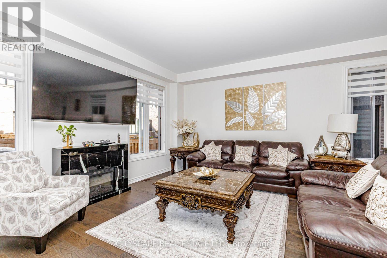 482 BERGAMOT AVENUE - 12