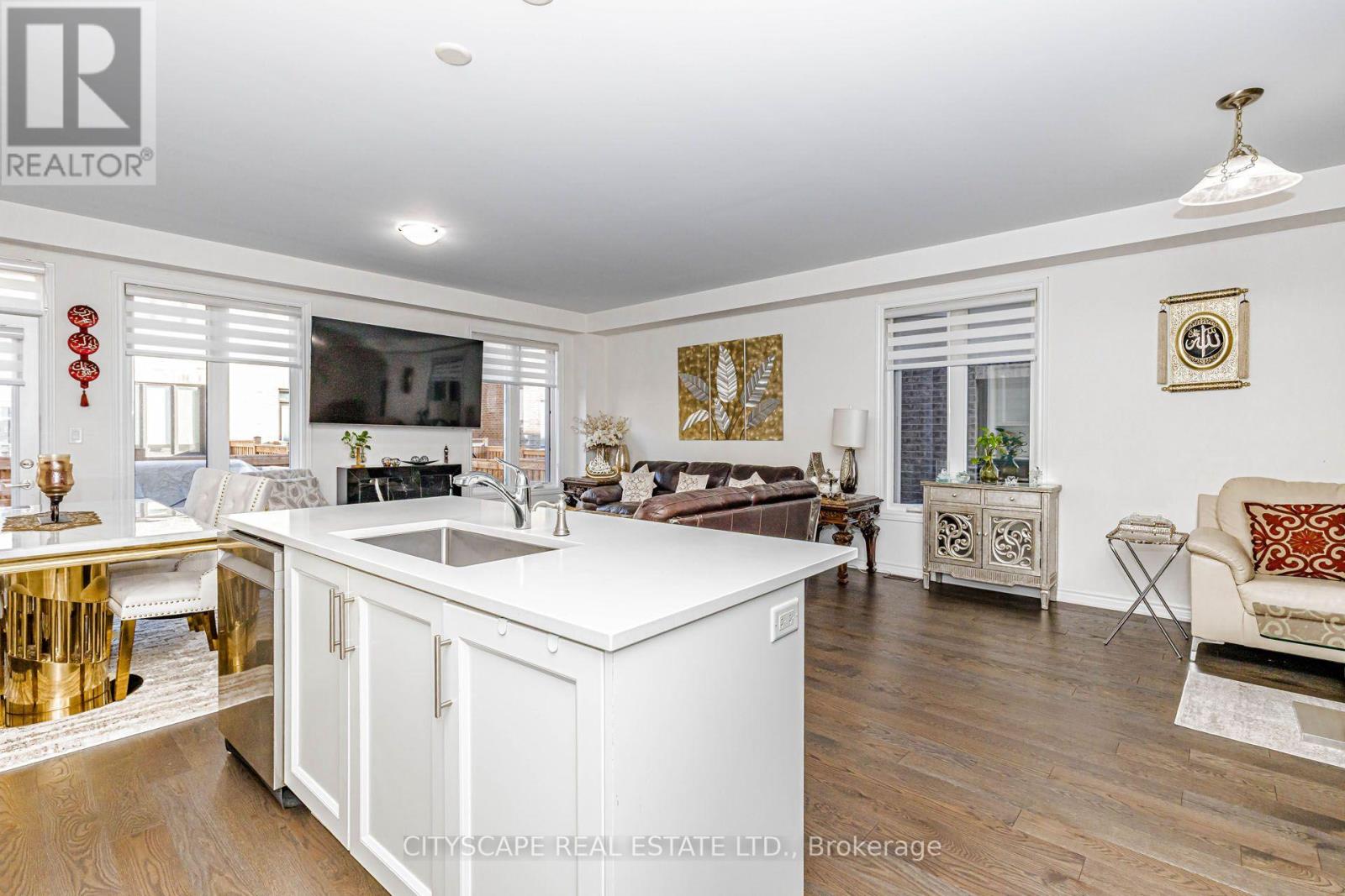 482 BERGAMOT AVENUE - 21