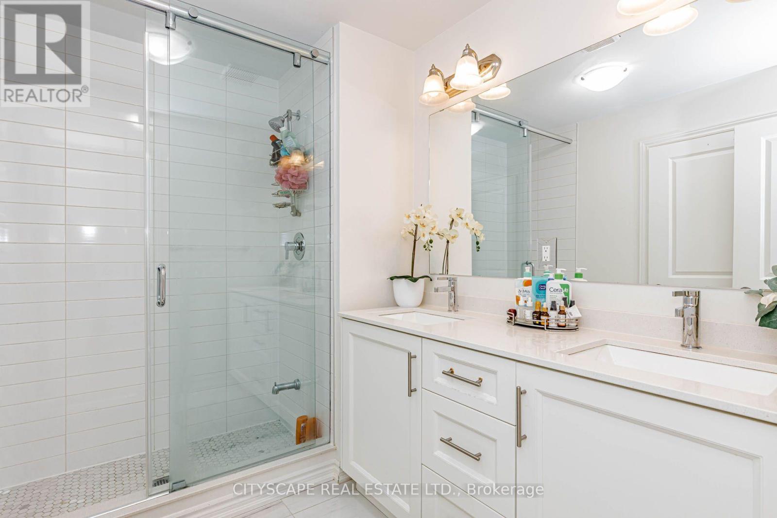 482 BERGAMOT AVENUE - 36