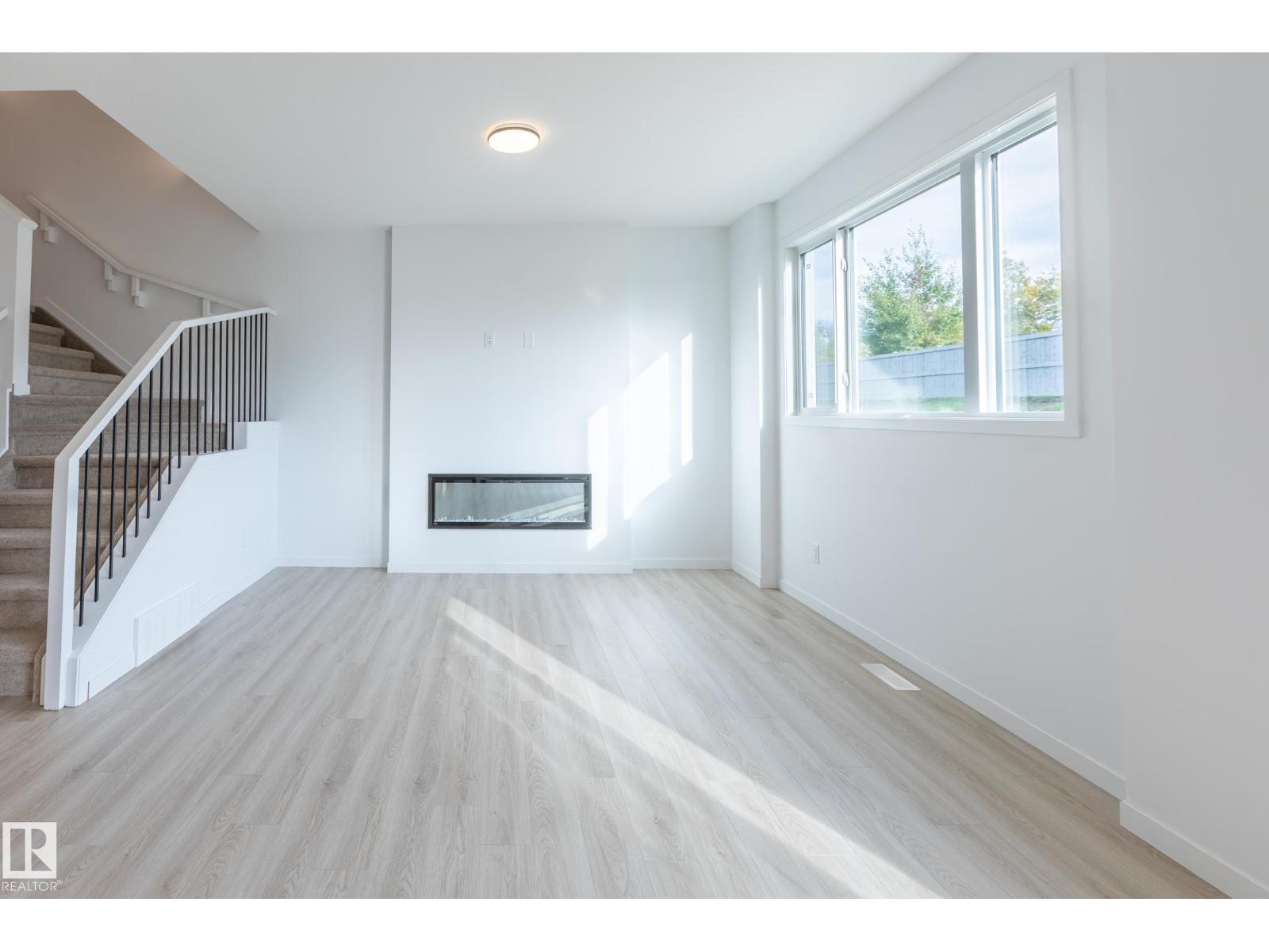 93 SILVERSTONE DR - Image 13