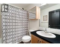 153 Rainbow Falls Manor W, Chestermere, AB T1X0M3 Photo 16