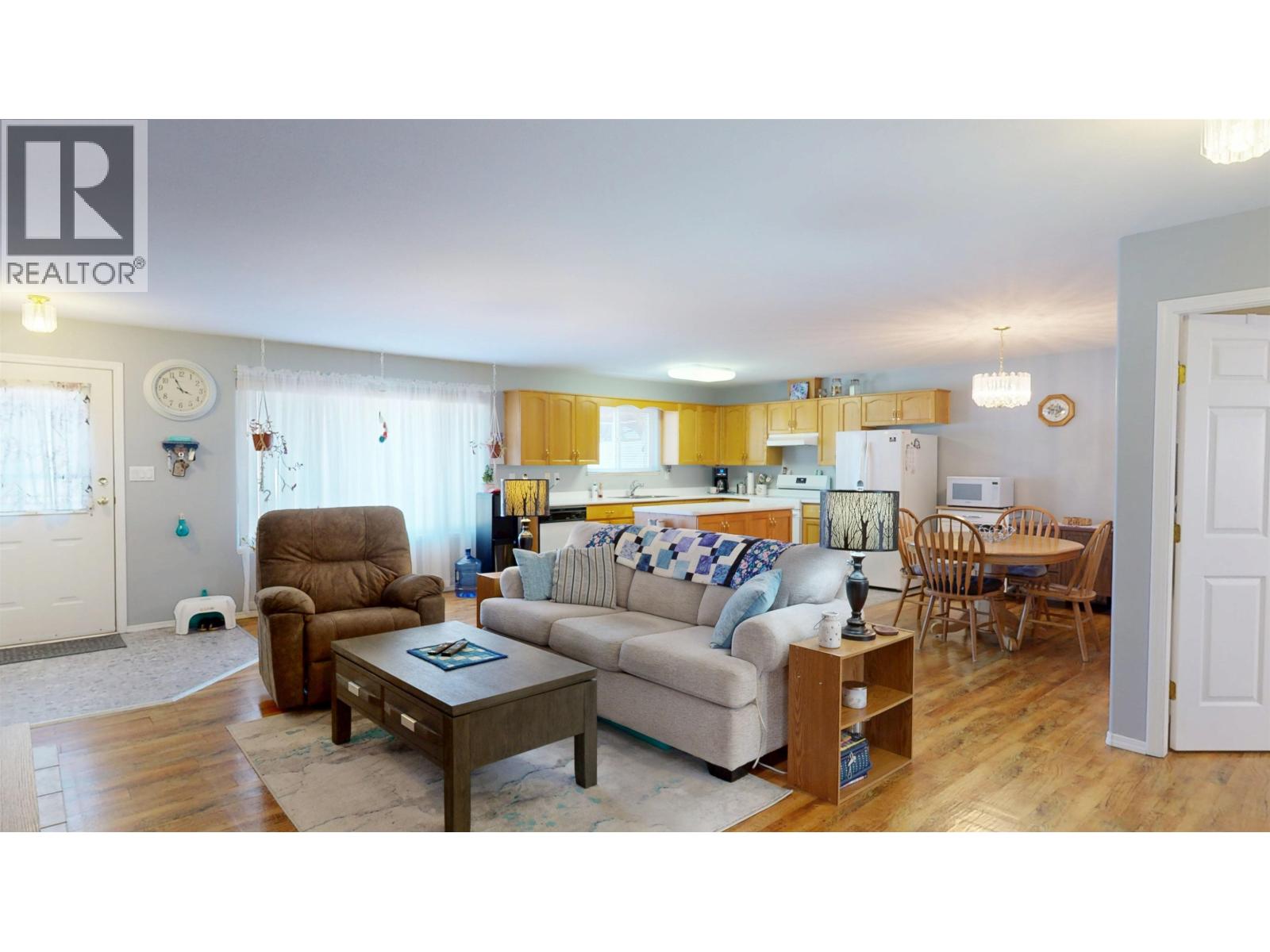 2 202 8TH STREET - 7