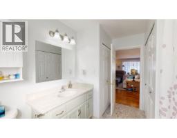 2 202 8th Street, 100 Mile House, BC V0K2E0 Photo 11