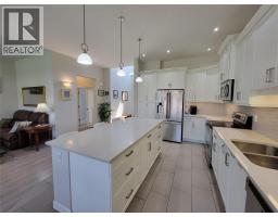 4pc Bathroom - 208 K-view Crescent, Keremeos, BC V0X1N2 Photo 8