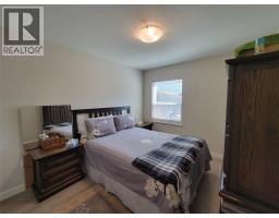208 K-view Crescent, Keremeos, BC V0X1N2 Photo 24