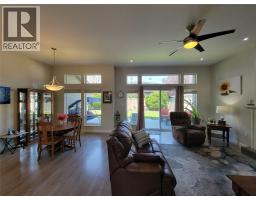 208 K-view Crescent, Keremeos, BC V0X1N2 Photo 12