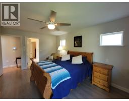 208 K-view Crescent, Keremeos, BC V0X1N2 Photo 15