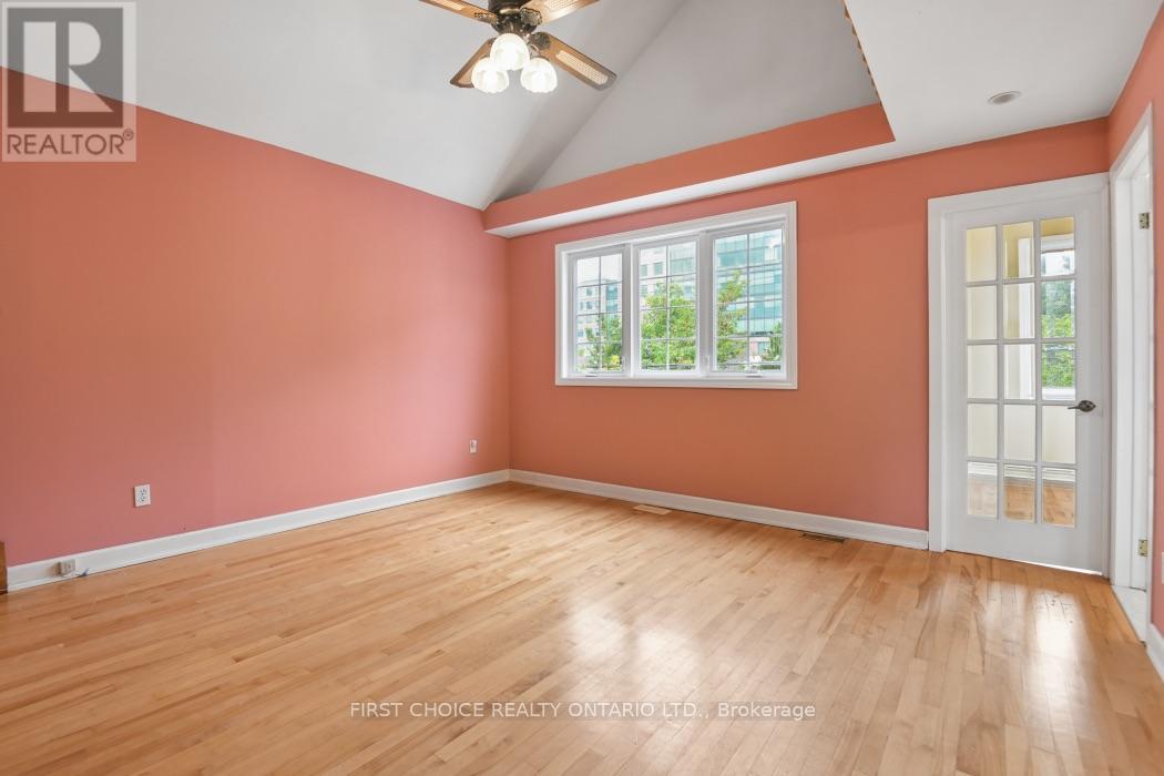 41 HURON AVENUE N - Image 21