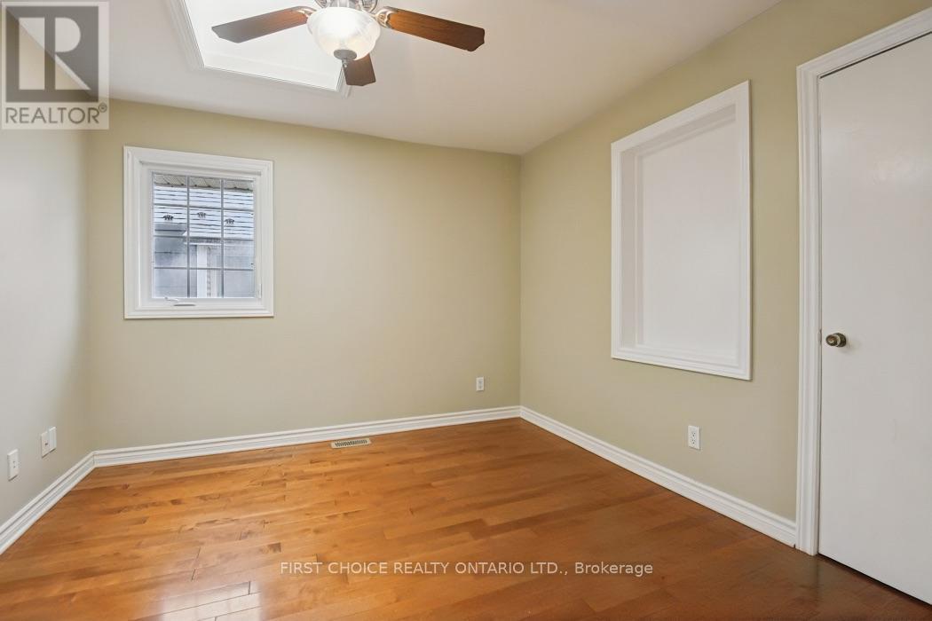 41 HURON AVENUE N - Image 28