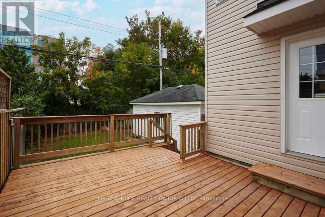 41 HURON AVENUE N - Image 31