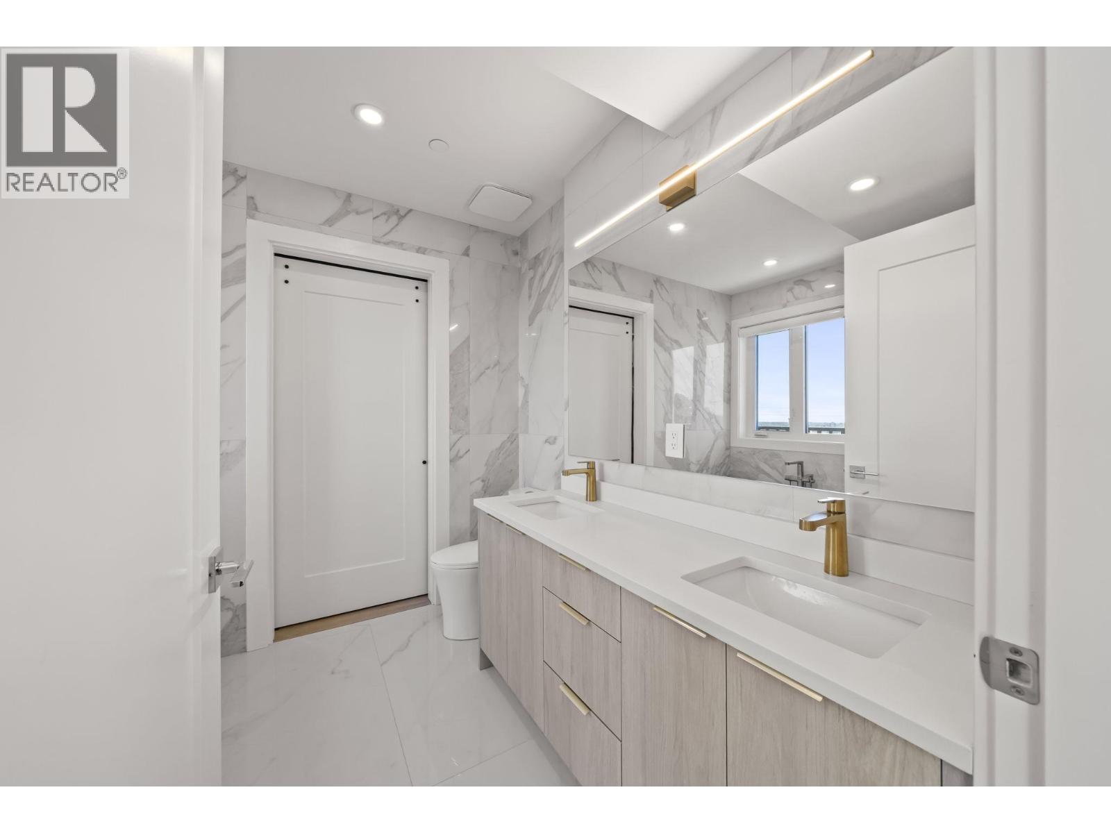 742 E 58TH AVENUE, Vancouver - Image 1
