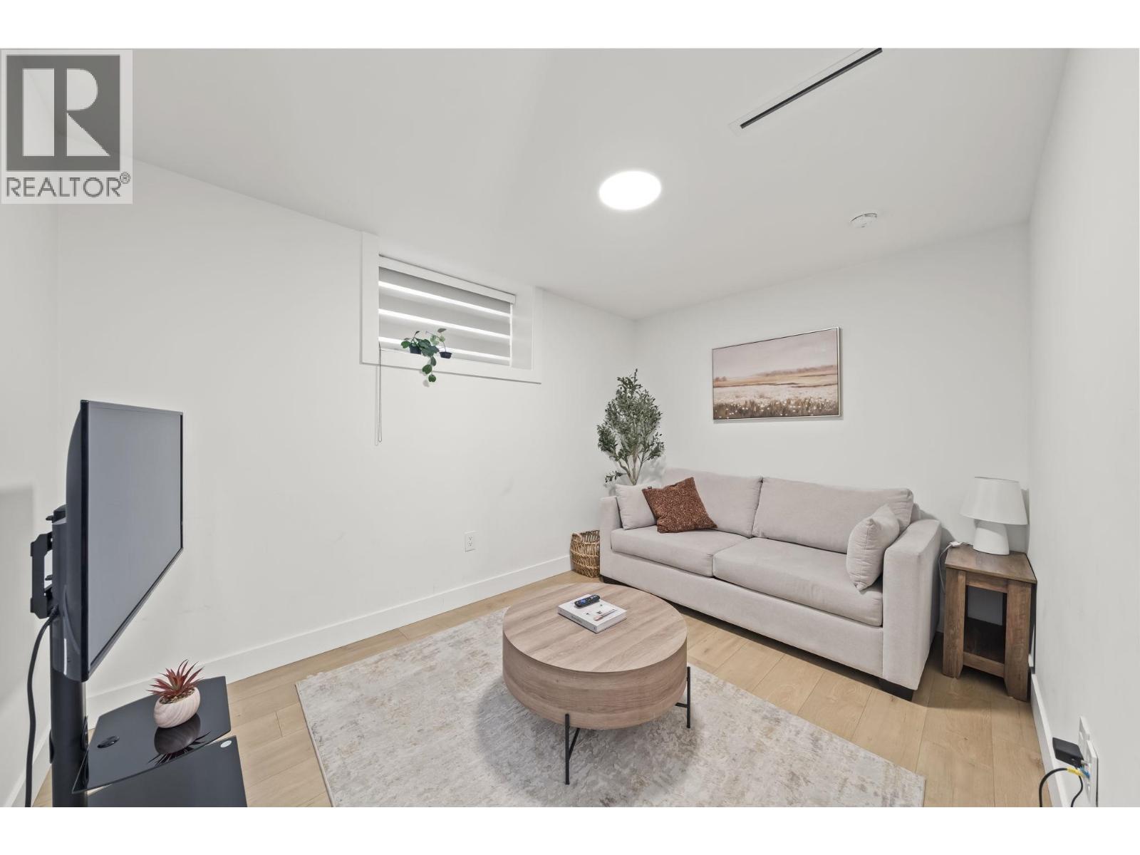 742 E 58TH AVENUE, Vancouver - Image 1
