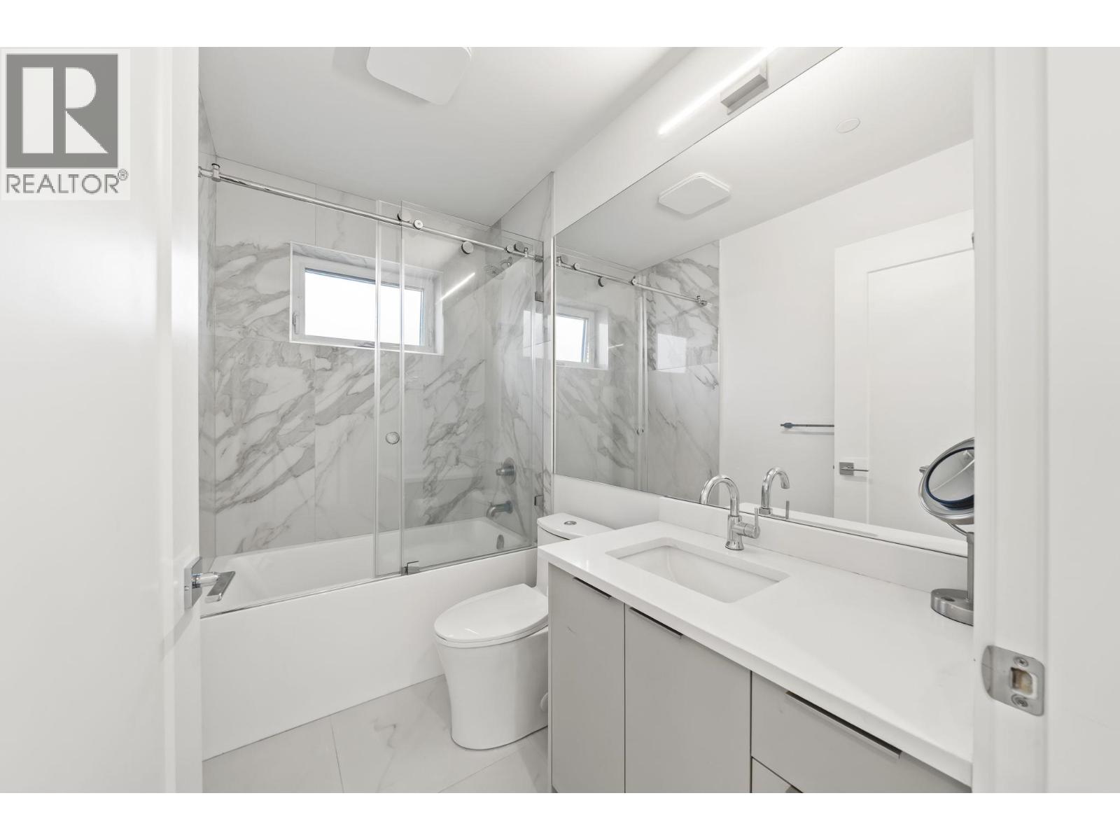742 E 58TH AVENUE, Vancouver - Image 1