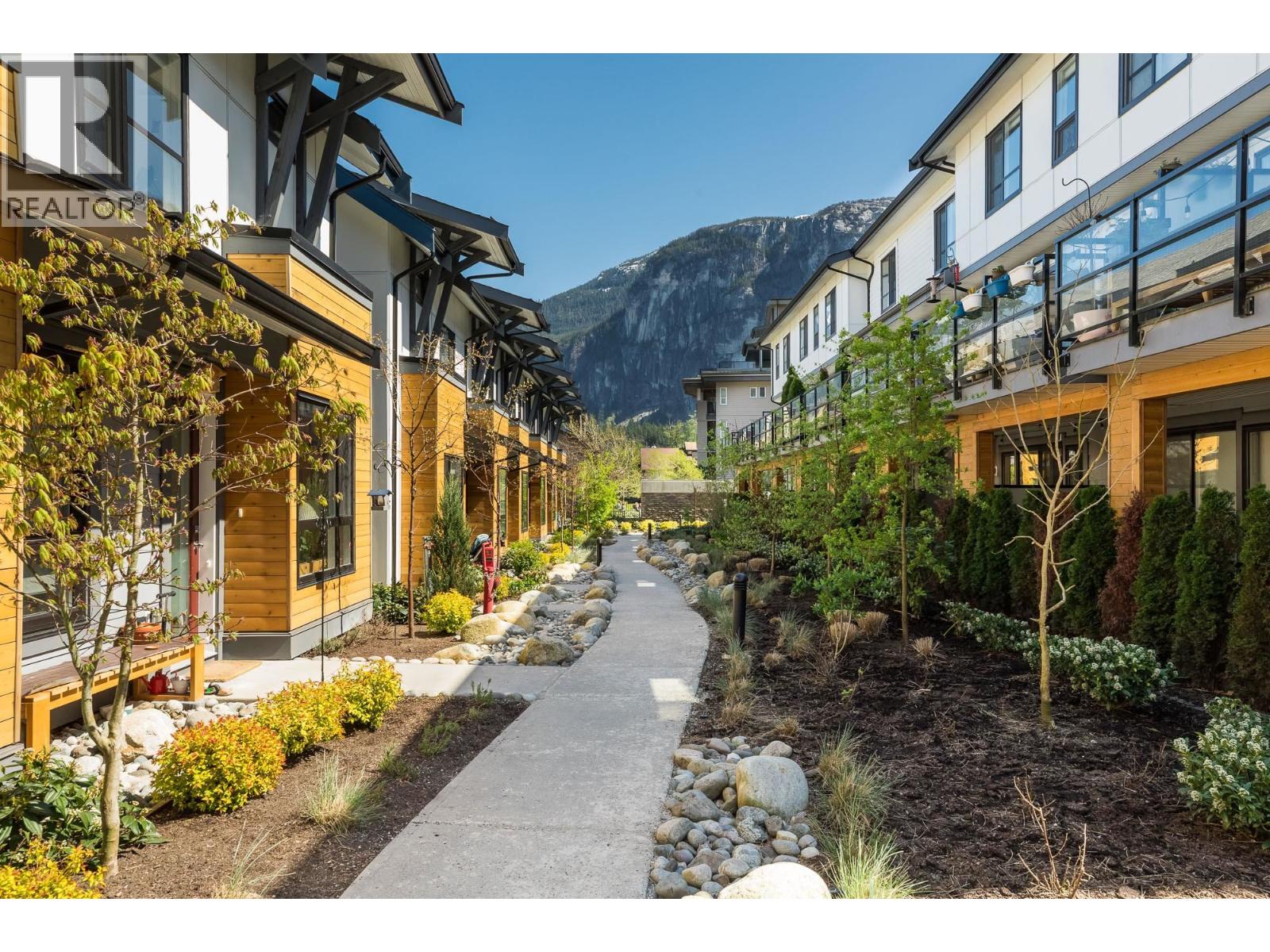 47 1188 MAIN STREET, Squamish
