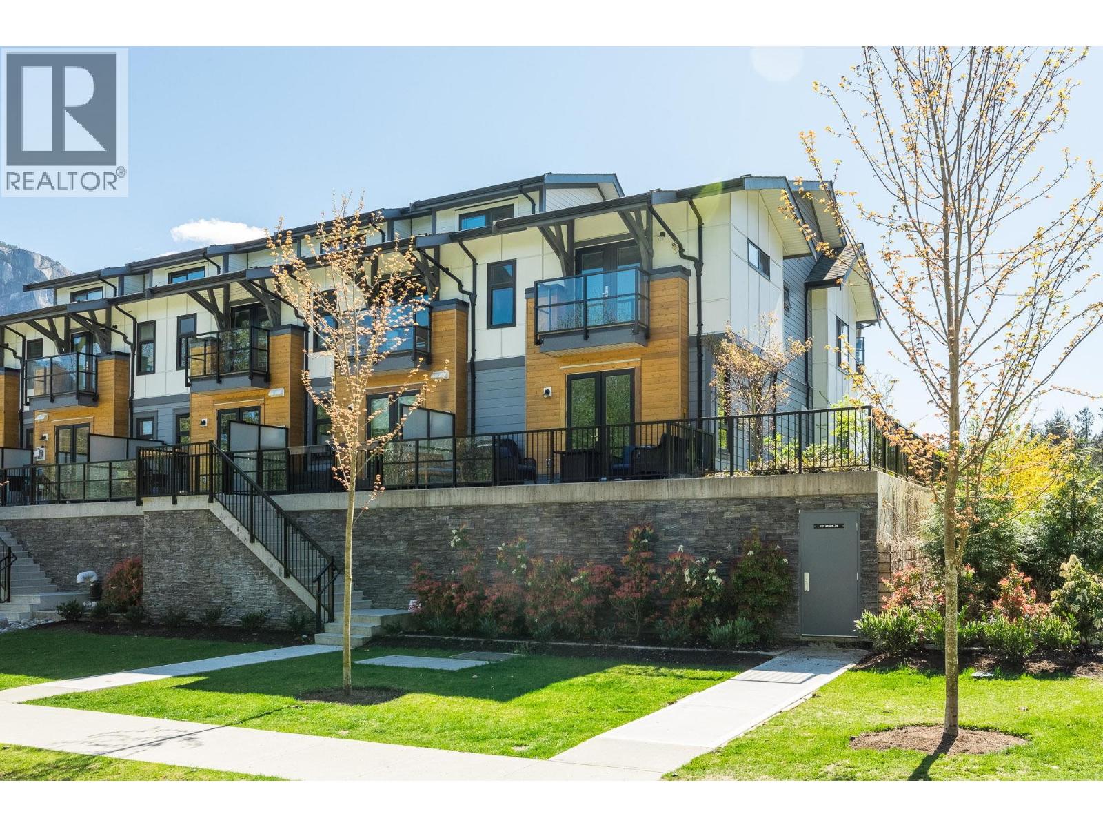 47 1188 MAIN STREET, Squamish