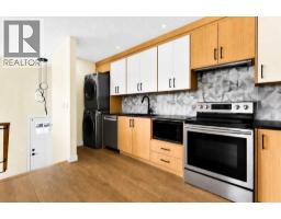 Kitchen - 8079 Laguna Way Ne, Calgary, AB T1Y7A3 Photo 12