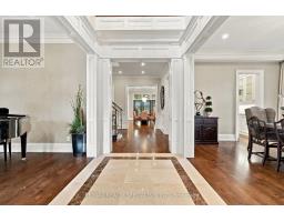 Living room - 53 Cumberland Drive, Mississauga, ON L5G3N1 Photo 6