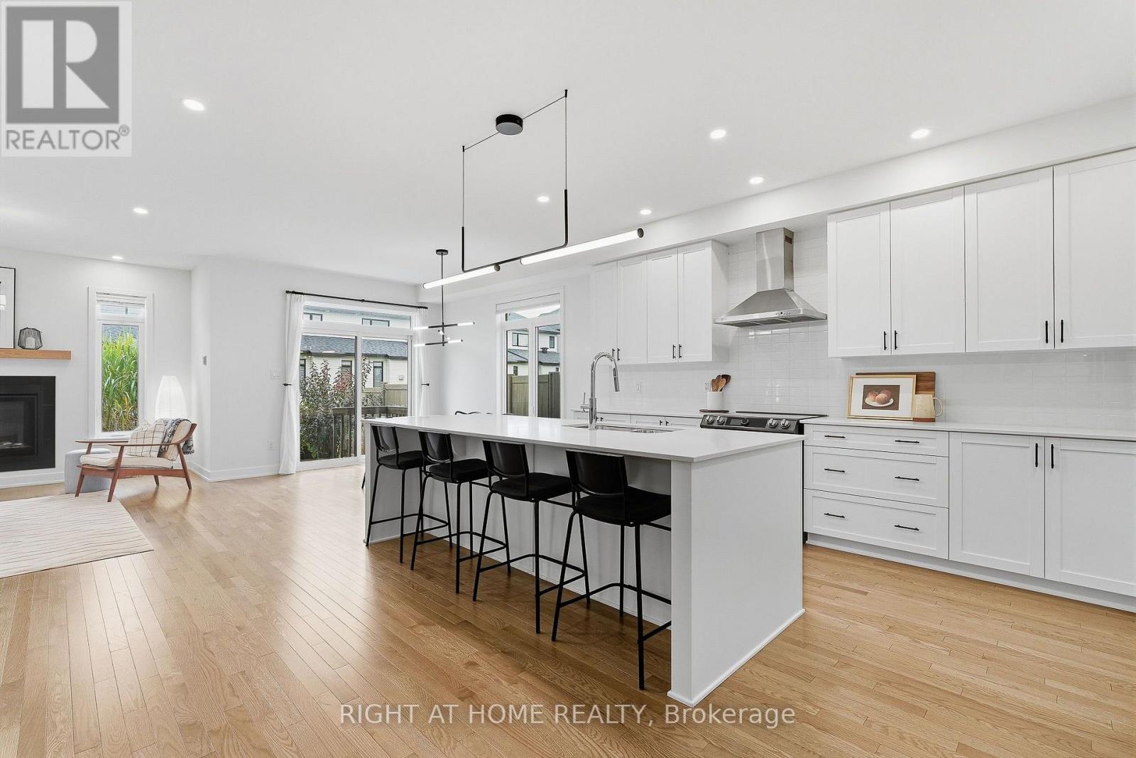 310 CHAMOMILE WAY, Ottawa — photo 9