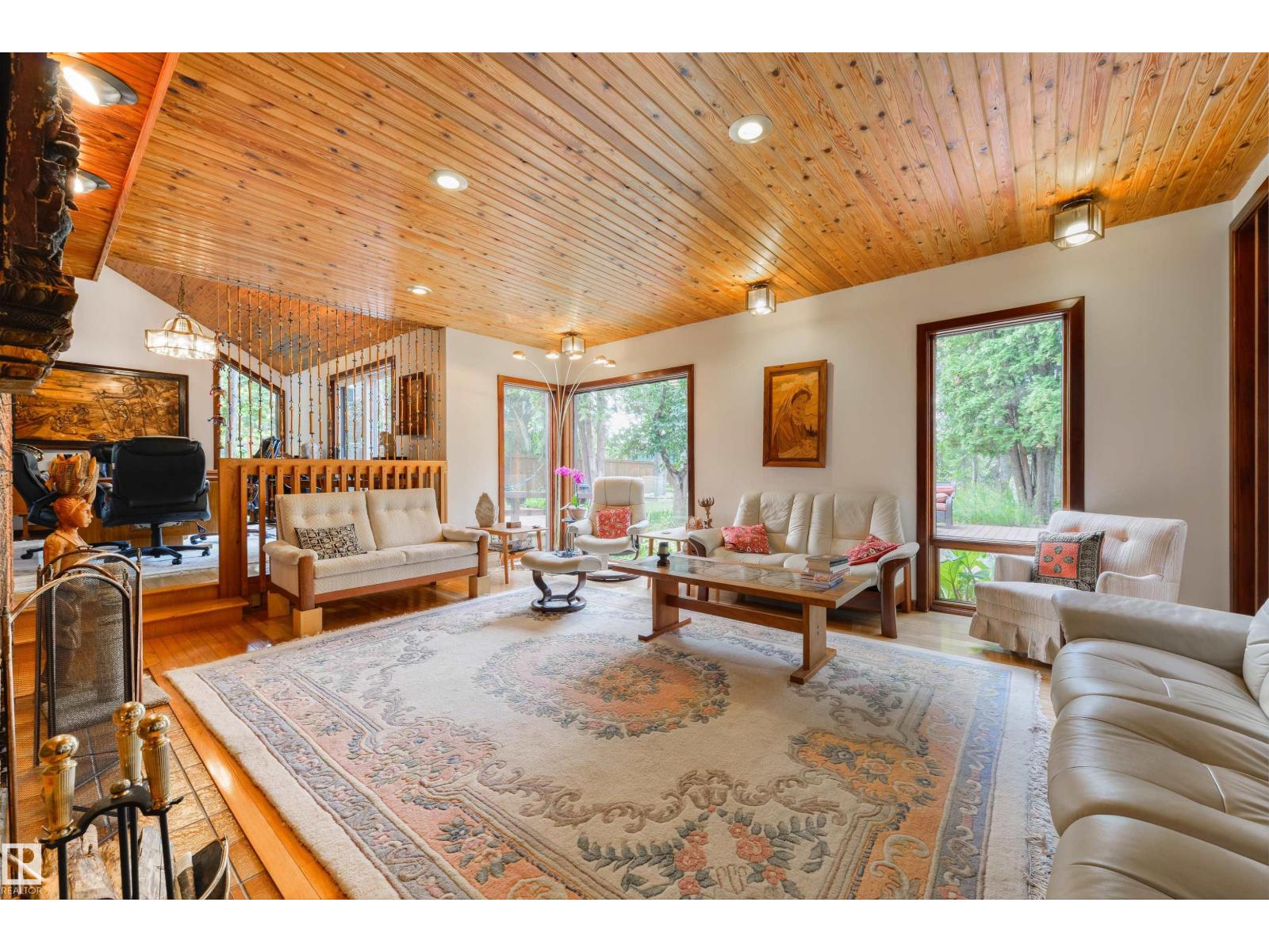 9 WOLF WILLOW PT NW - 22