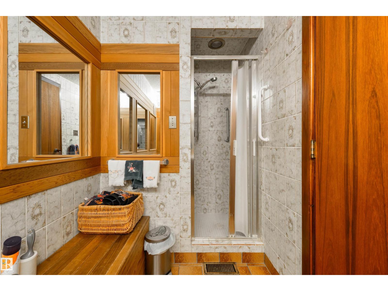 9 WOLF WILLOW PT NW - 20