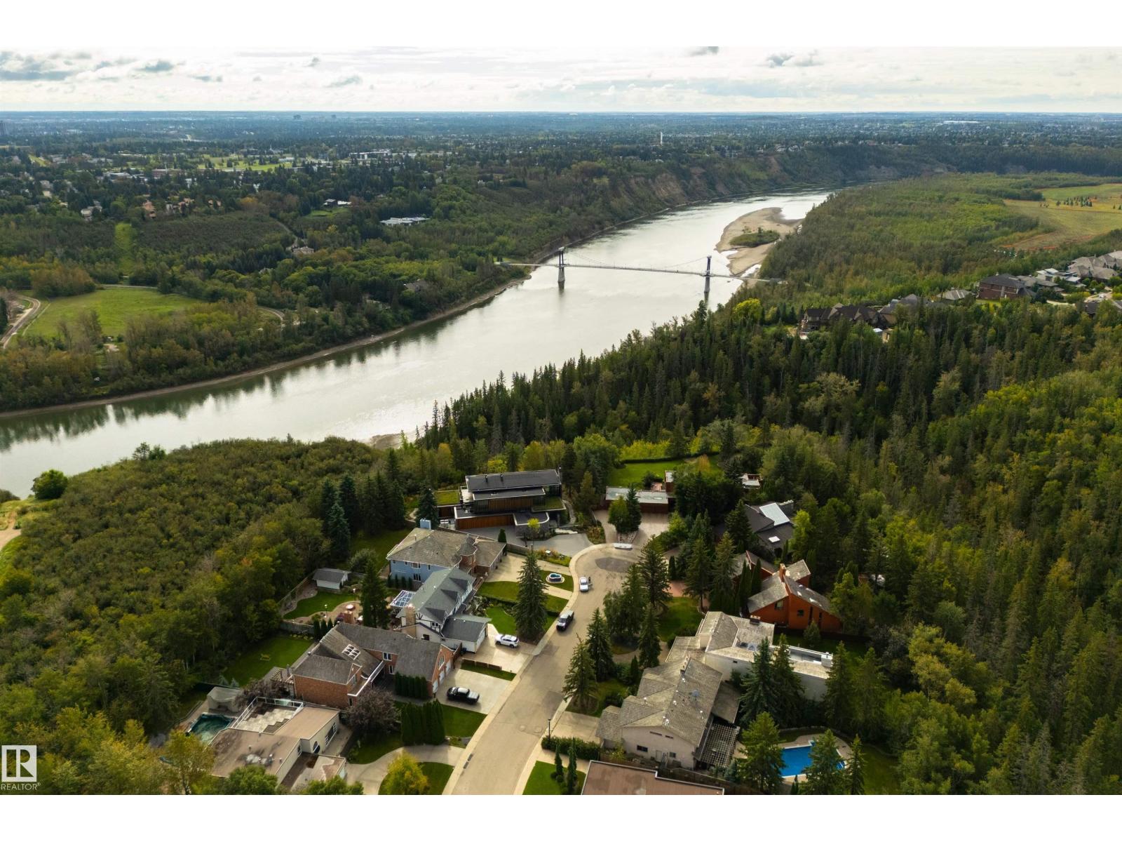 9 WOLF WILLOW PT NW - 60