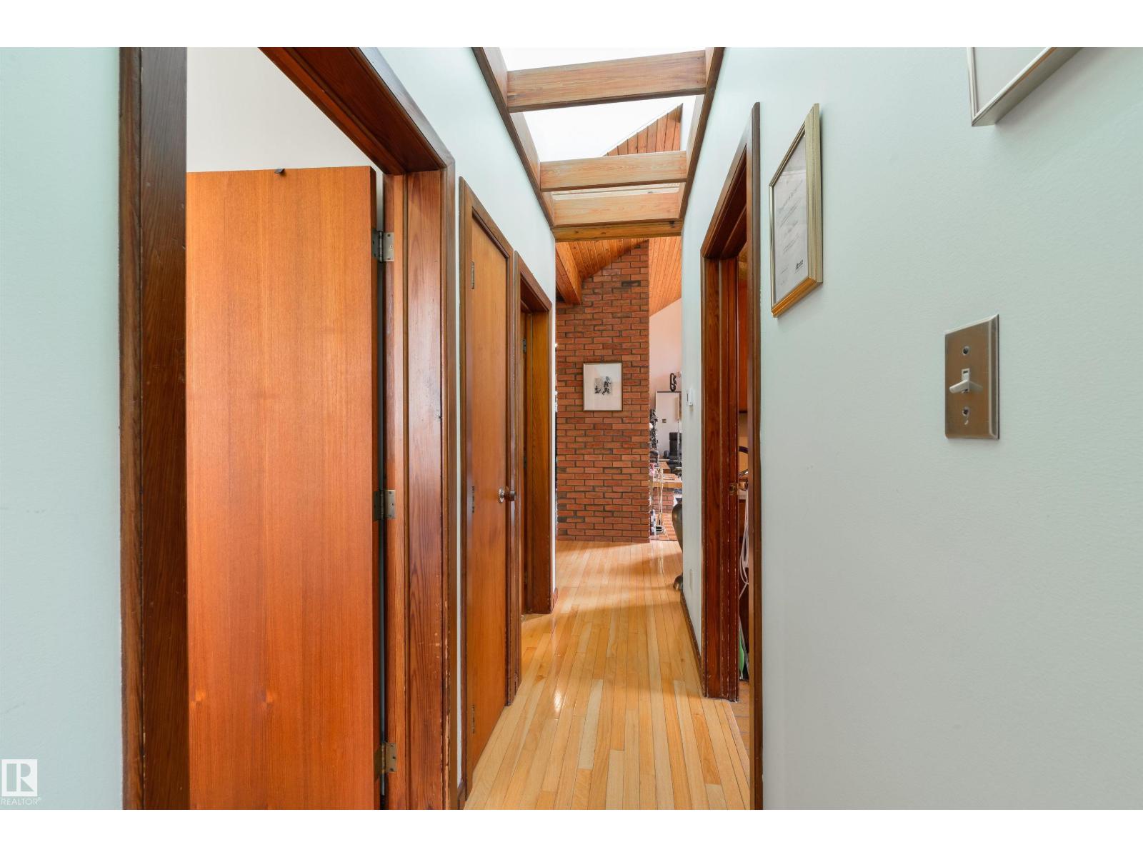 9 WOLF WILLOW PT NW - 54